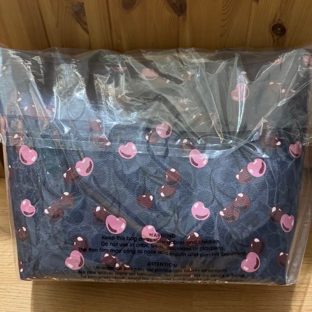 🍒 Coach City Tote Bag In Signature Canvas With Cherry Print - Picture 7 of 8